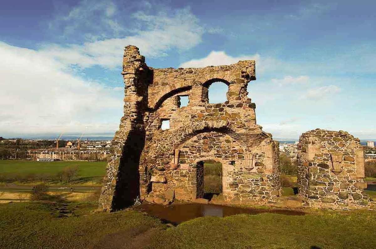 2 Bedrooms Flat Central Edinburgh, Sleeps 6, In The Shadow Of Holyrood Park And Arthur'S Seat With Free Parking, Two Bed Rooms Exteriör bild